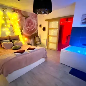 Cosy&spa Luxe Jacuzzi Sauna Cristal Love hôtel